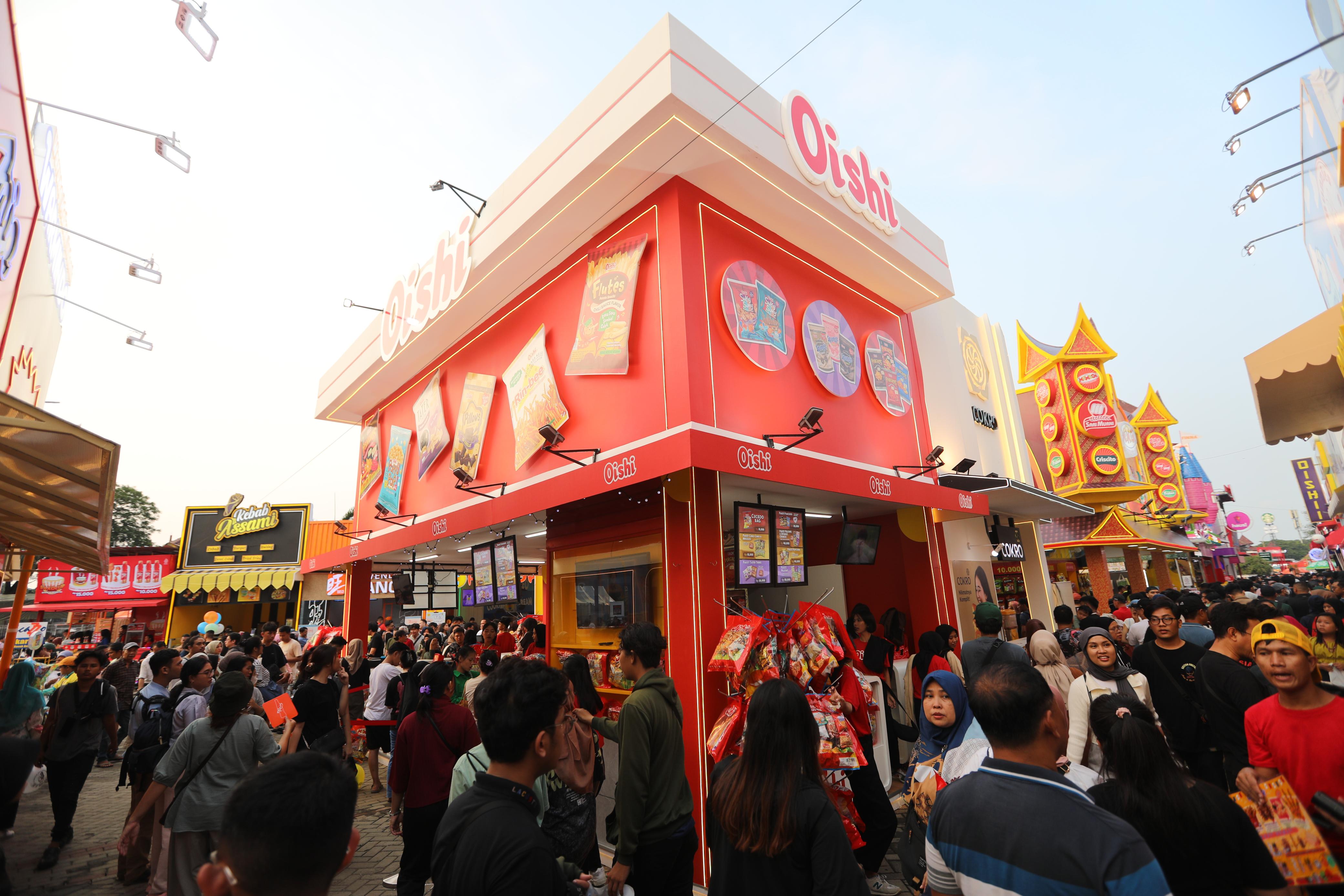 Suasana keramaian di Pekan Raya Jakarta (PRJ) 2024