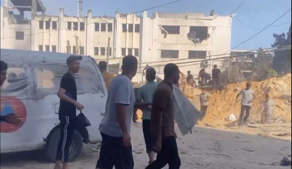 Pertempuran hebat terjadi di kamp pengungsi Balata dan Askar di timur Nablus setelah konvoi kendaraan Israel menyerbu area tersebut. 