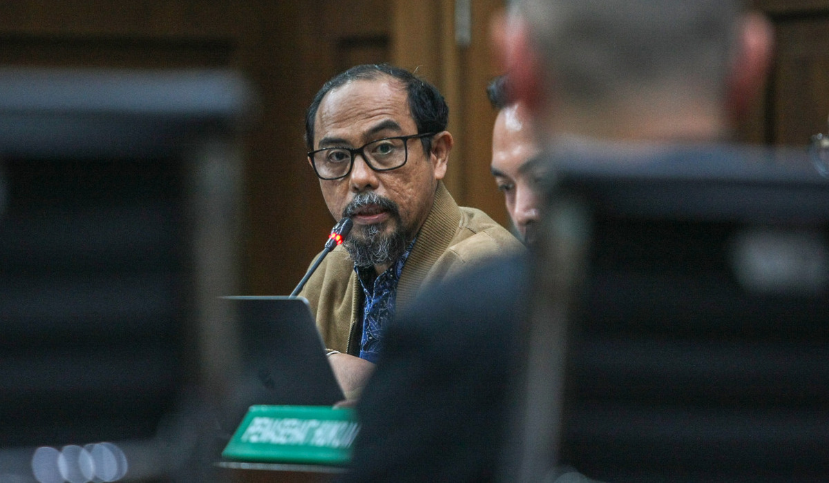 Terdakwa Hakim Agung nonaktif Gazalba Saleh (kiri).