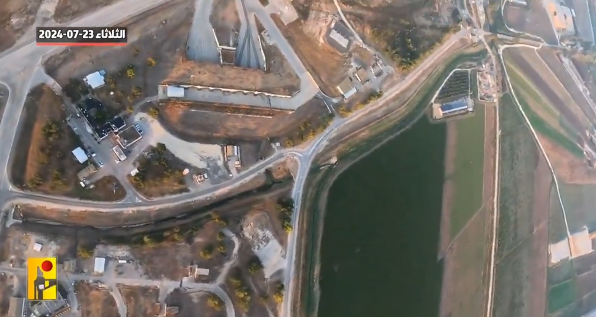 Hizbullah, menyiarkan video drone yang menunjukkan fasilitas pertahanan udara, pesawat, dan unit penyimpanan bahan bakar di pangkalan udara 