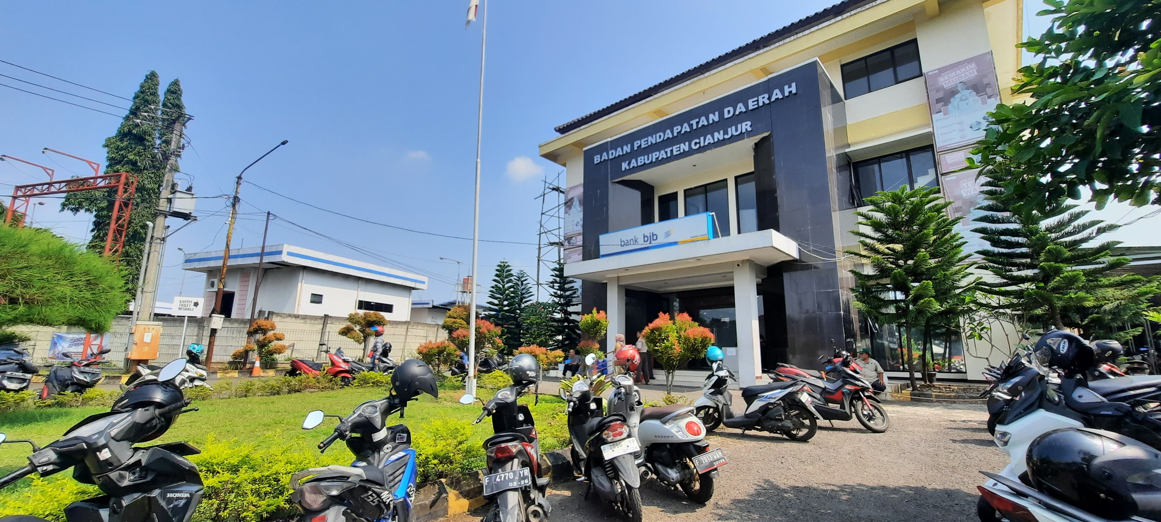 Kantor Badan Pendapatan Daerah Kabupaten Cianjur terus mendekatkan layanan pada masyarakat. 