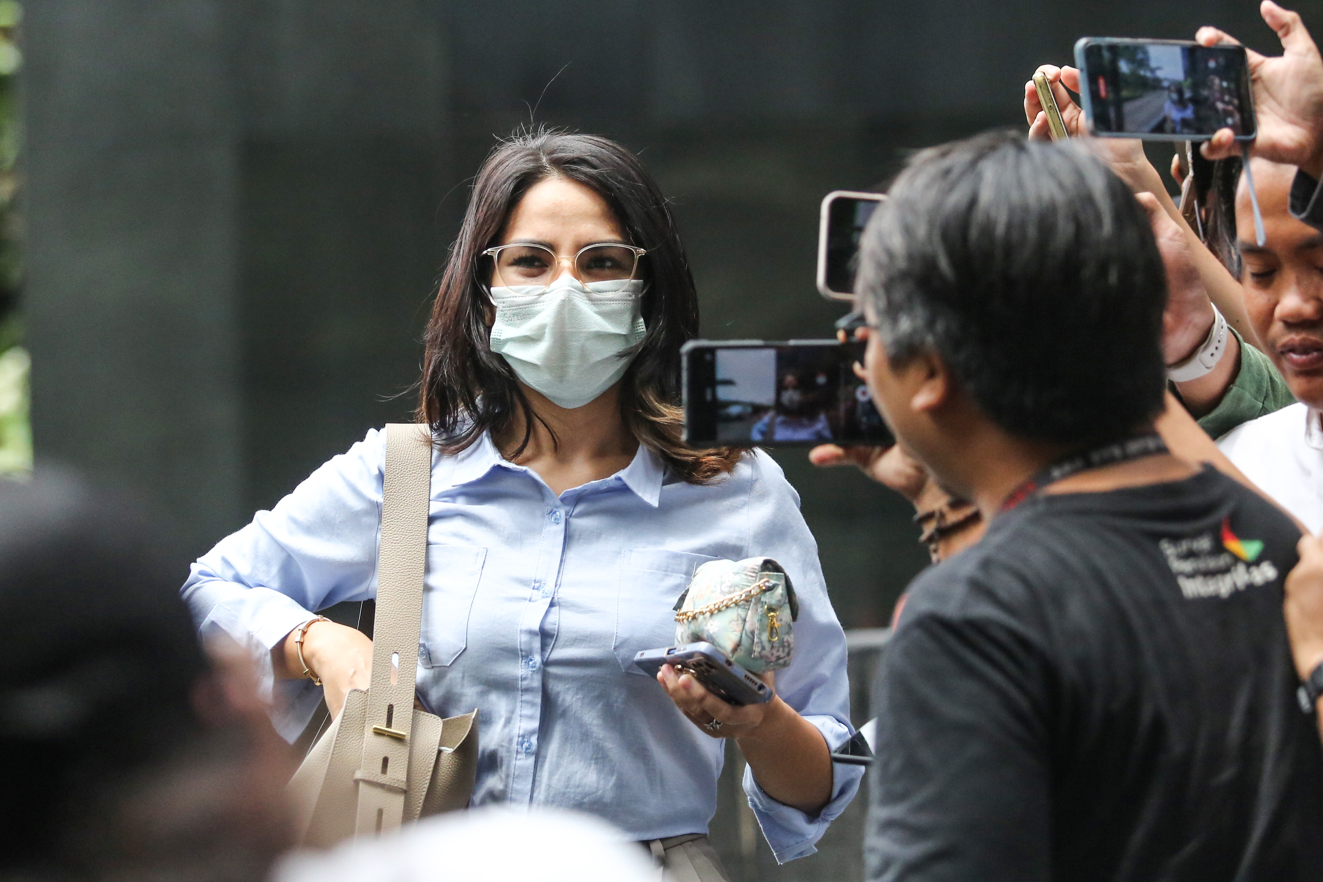 Penyanyi Windy Idol diperiksa di KPK untuk tersangka Hasbi Hasan pada Selasa (26/3/2024). 