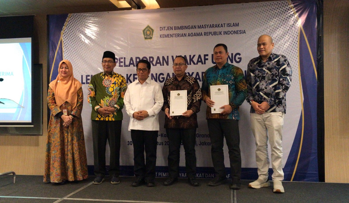 Rapat koordinasi antara Ditjen Bimas Islam Kemenag RI dengan para perwakilan Lembaga Keuangan Syariah Penerima Wakaf Uang.