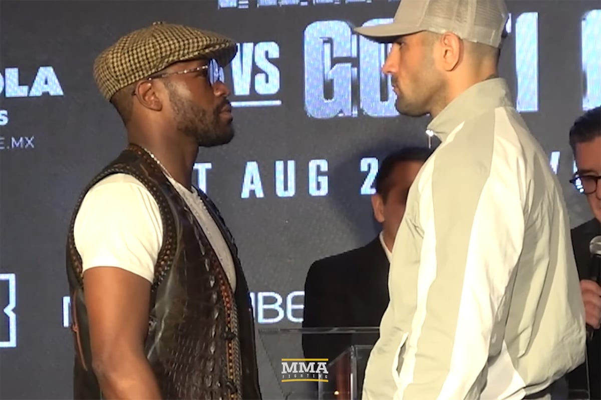 Floyd Mayweather (kiri) dan John Gotti III.