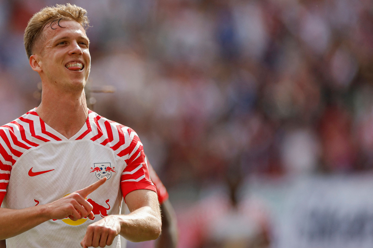 Penyerang Leipzig asal Spanyol #07 Dani Olmo merayakan kemenangannya 1-0 pada pertandingan sepak bola Bundesliga divisi satu Jerman RB Leipz