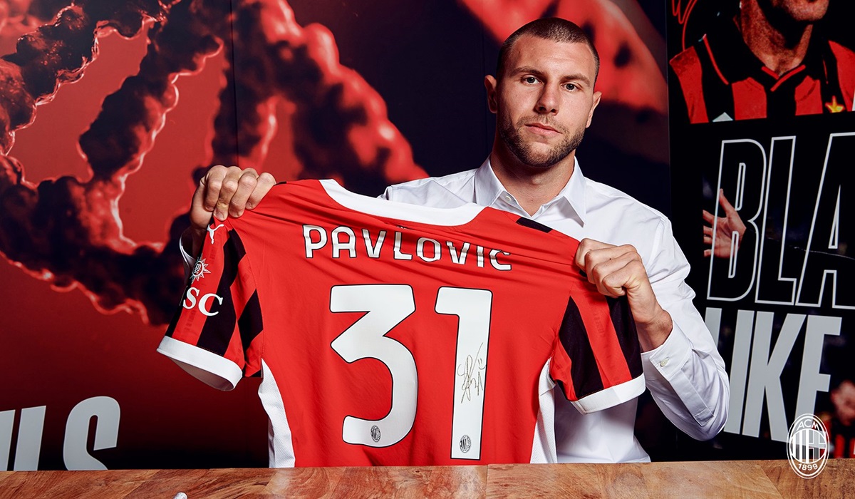 Bek AC Milan Starhinja Pavlovic