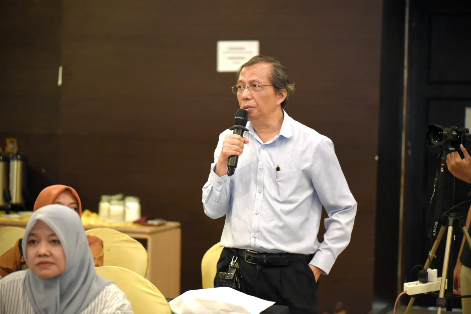 Guru Besar Fakultas Farmasi Universitas Gadjah Mada Prof. Abdul Rohman dalam peluncuran Corpora Science