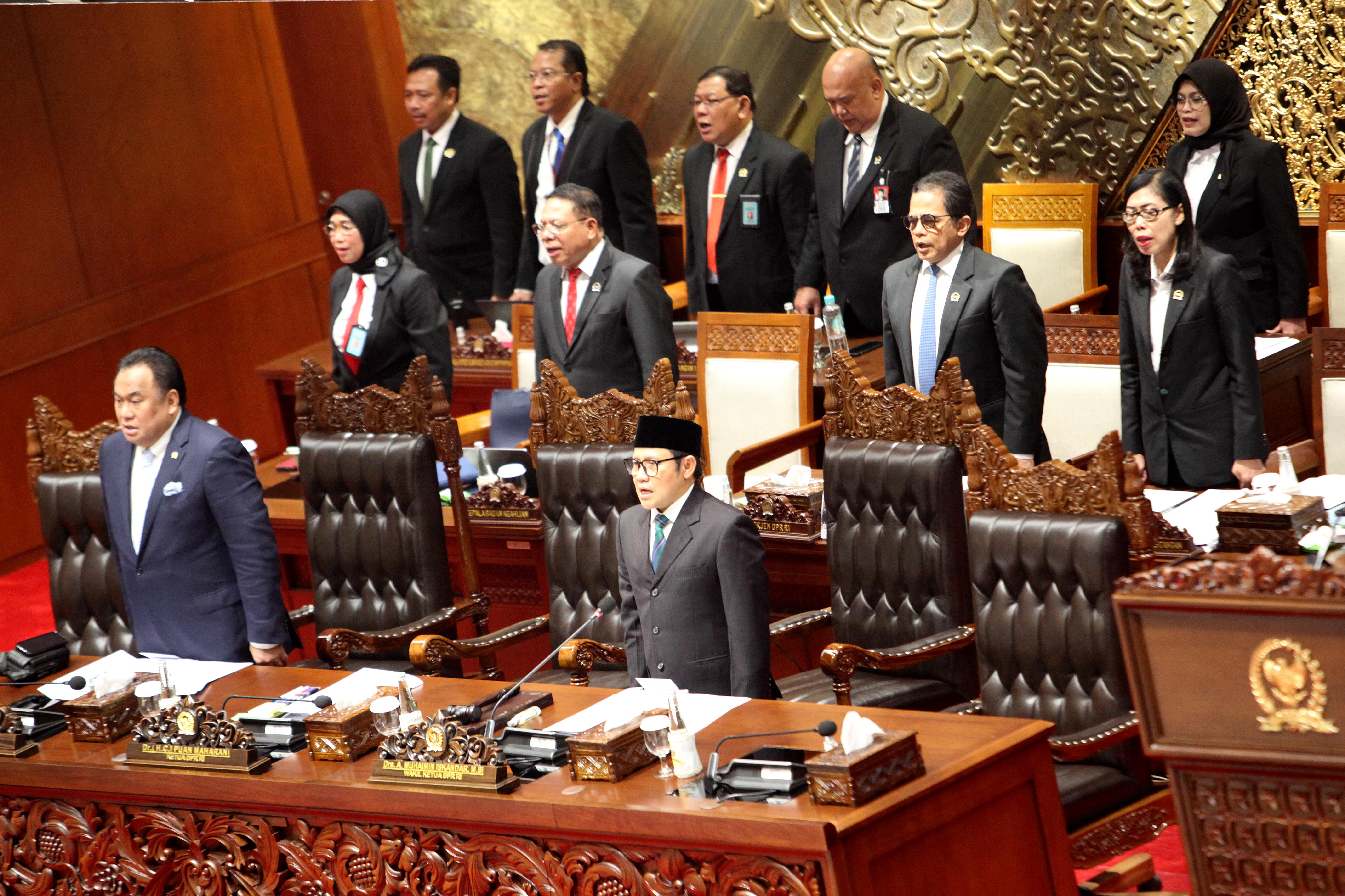 Rapat paripurna masa persidangan V Tahun 2023-2024 di Gedung Nusantara II, Kompleks Parlemen Senayan, Jakarta, Selasa (9/7/2024). 