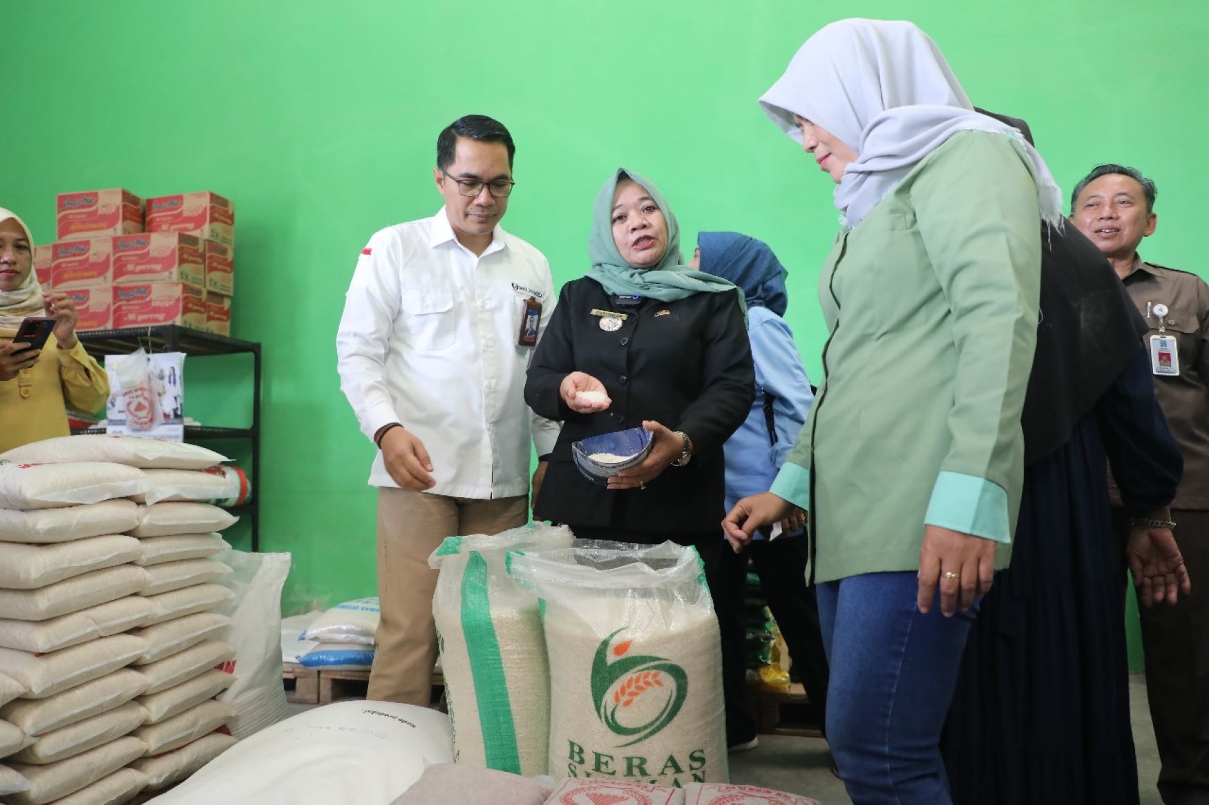 Tim Pengendalian Inflasi Daerah (TPID) Daerah Istimewa Yogyakarta melakukan pengecekan langsung ketersediaan gabah dan beras.