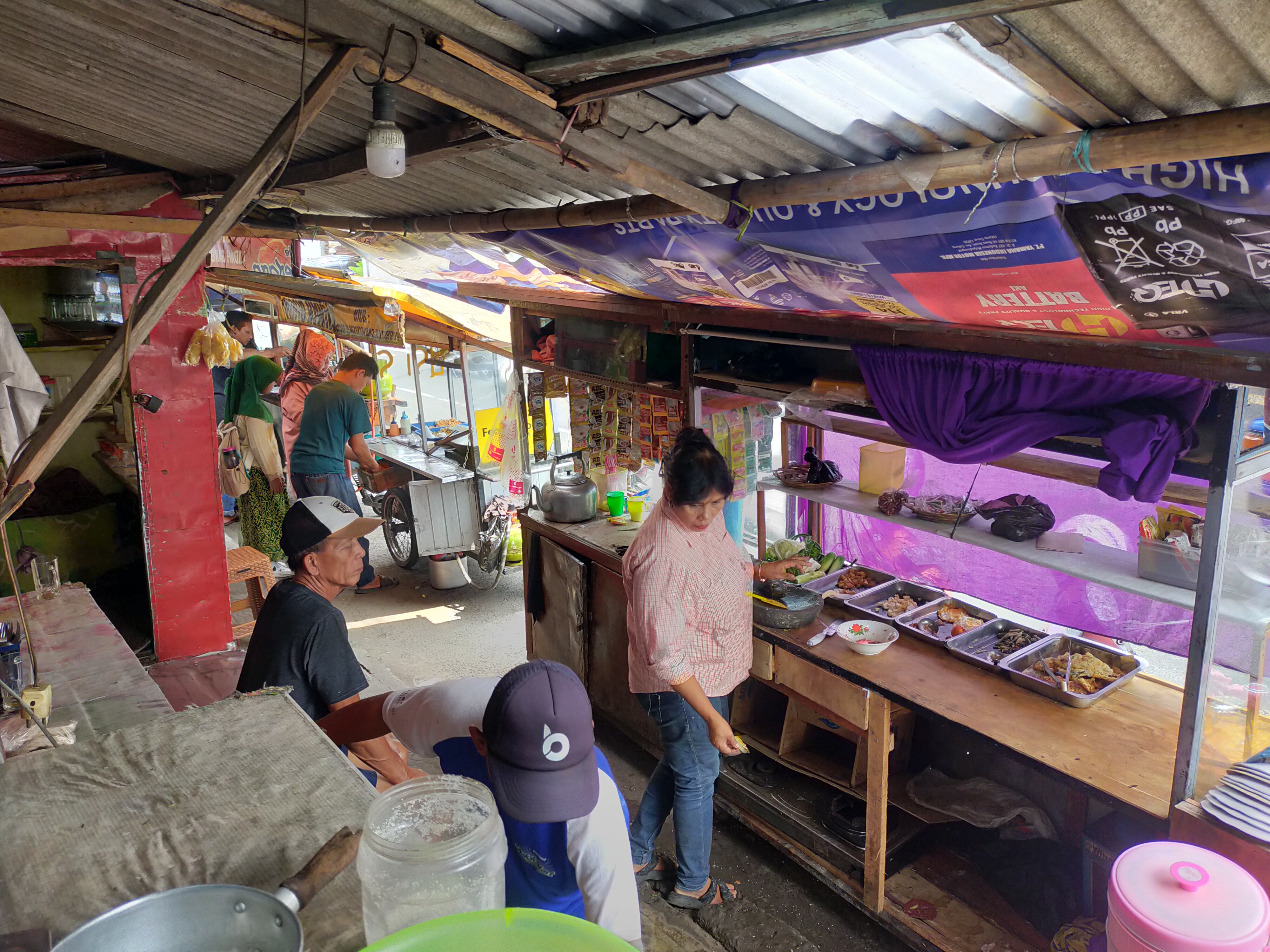 Penjual rokok eceran