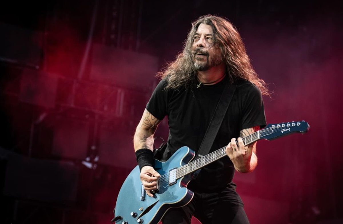 Dave Grohl, vokalis Foo Fighters, mengungkapkan baru saja menjadi ayah lagi dari seorang bayi perempuan yang lahir di luar pernikahannya dengan Jordyn Blum. 