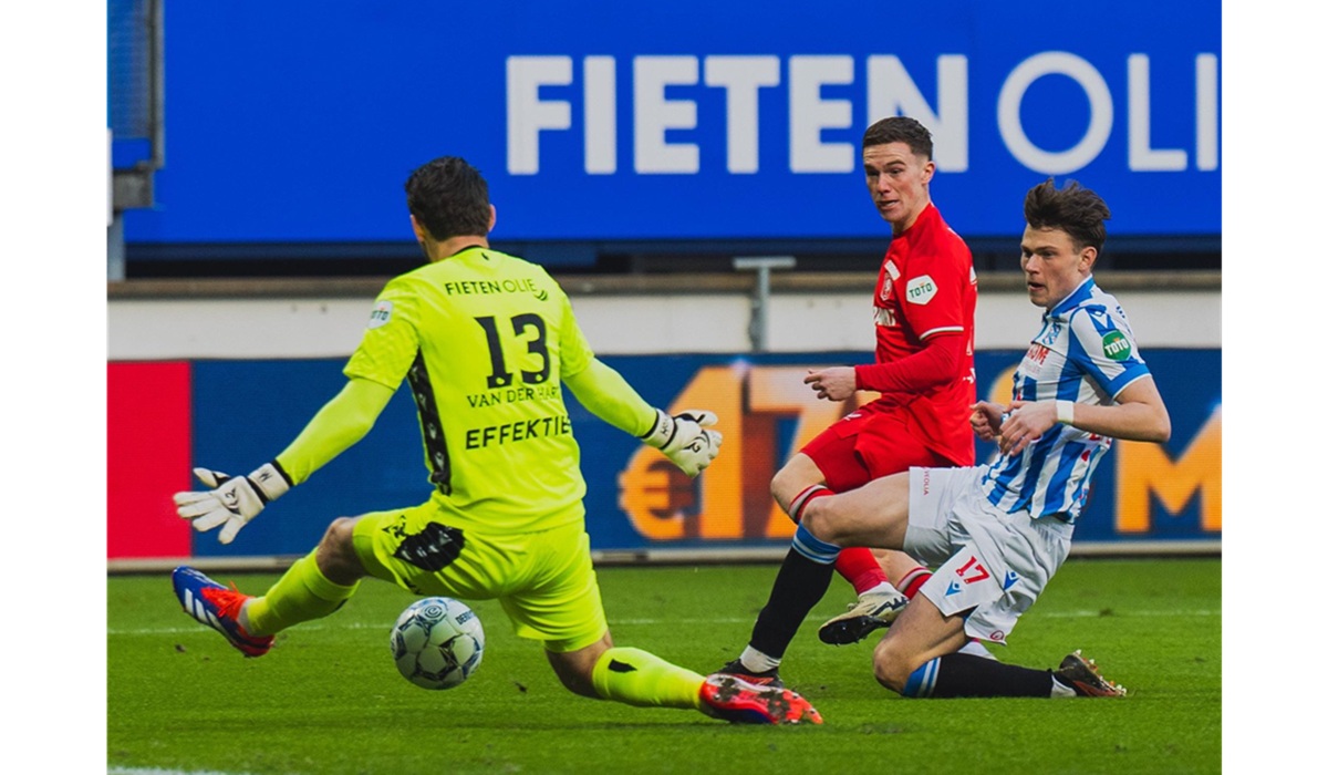 SC Heerenveen vs FC Twente, Mees Hilgers Tampil Sebagai Pengganti Saat The Tukkers Imbangi Tuan Rumah