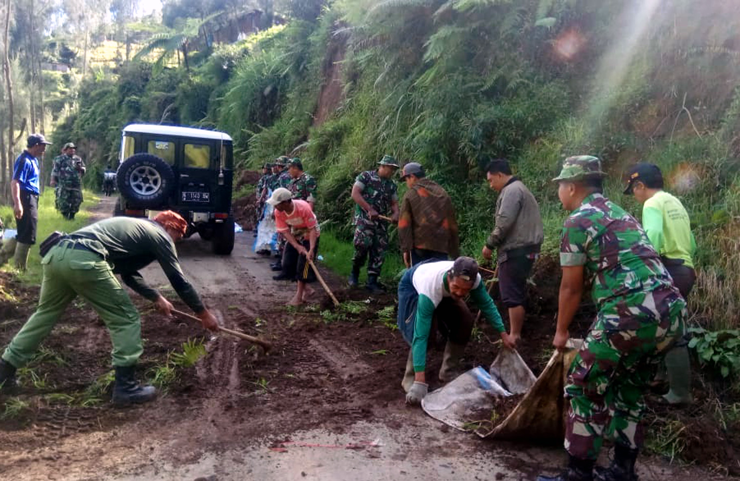 Waspadai Tanah Longsor pada Akses ke Gunung Bromo via Malang-Lumajang