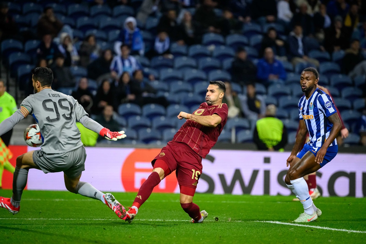 Roma vs Porto Berakhir 1-1: Kartu Merah Cristante dan Gol Defleksi Warnai Duel Liga Europa