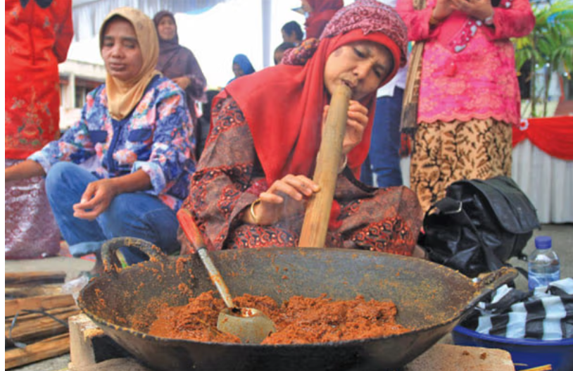 Sentra Rendang Padang Siap Jadi Destinasi Wisata Kuliner Ikonik 2025