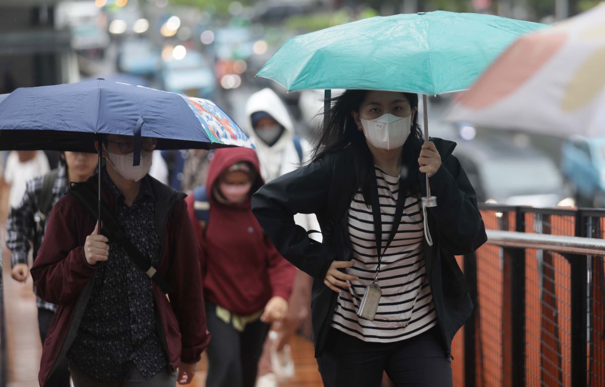 Prakiraan Cuaca Jakarta Hari Ini, 15 Februari 2025: Hujan