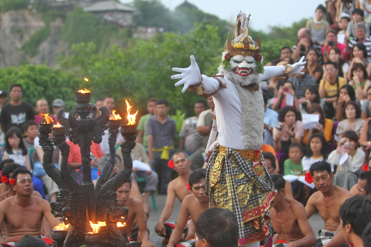 Hanoman Dalam Ramayana: Pahlawan Kera Delan Kekuatan Ajaib