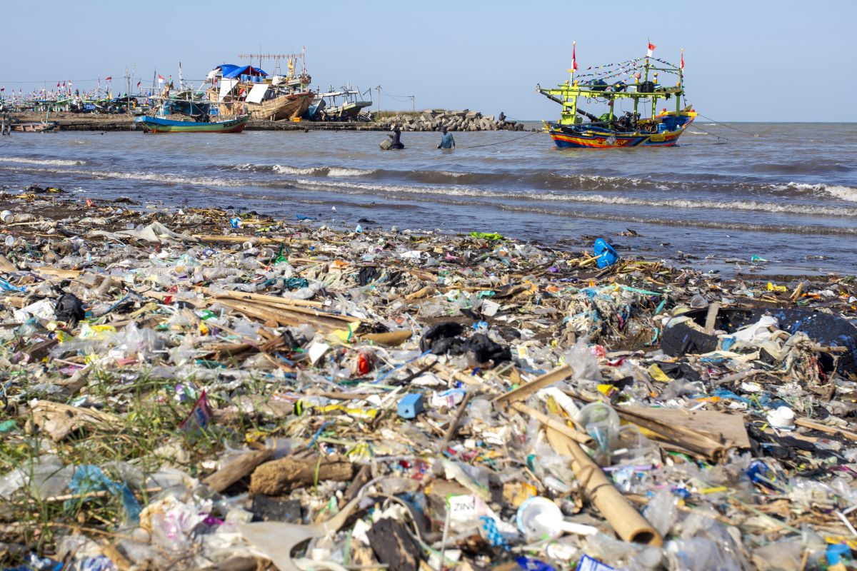 Proyek percontohan Indonesia menangani limbah plastik dengan teknologi radiasi