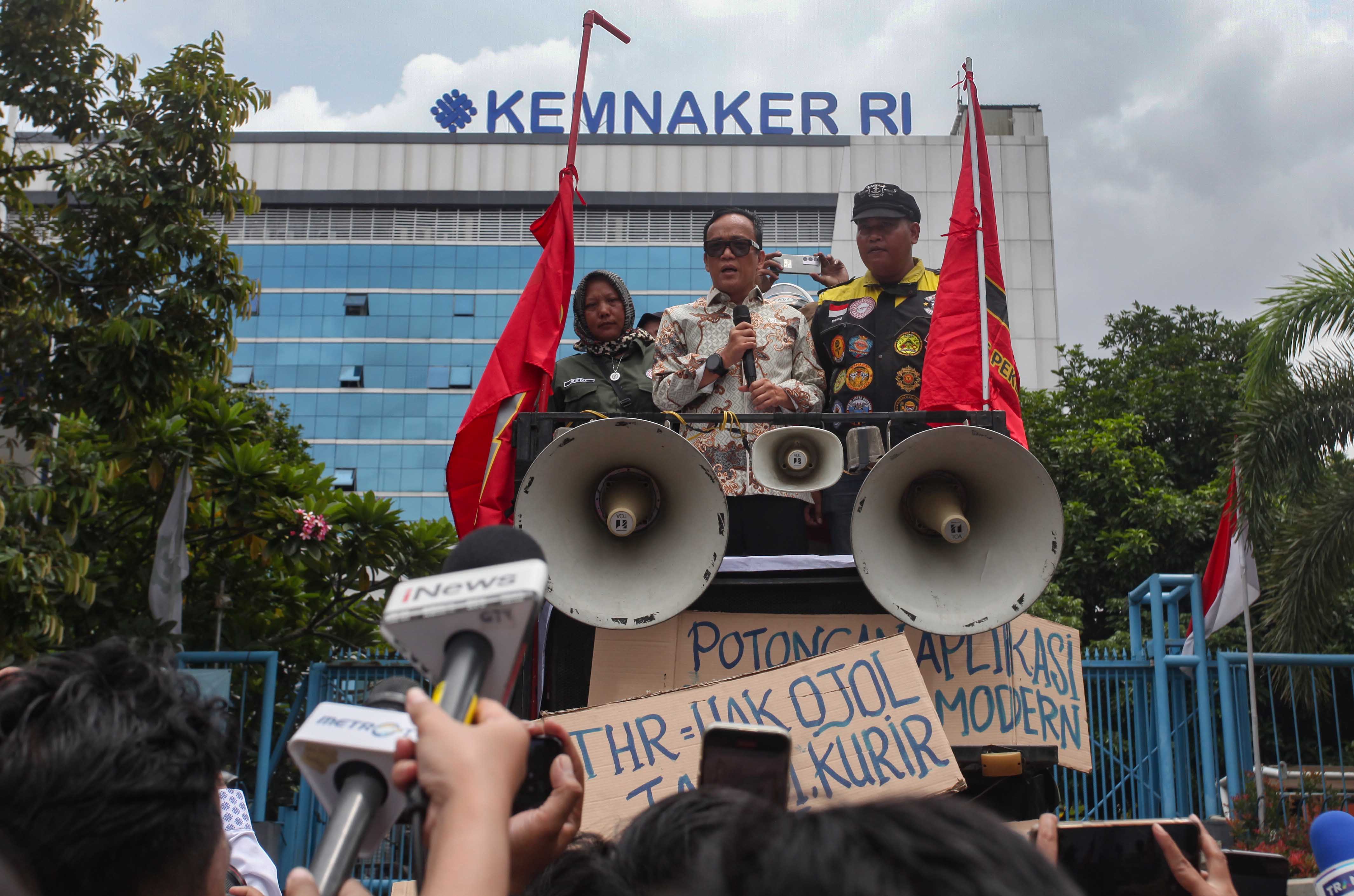 DPR Desak Kemenaker Fasilitasi Tuntutan Thr Ojol