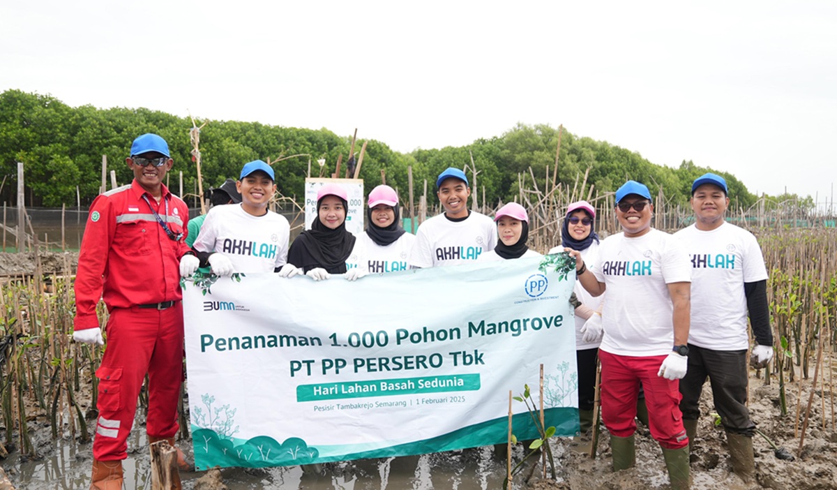 PT PP Hijaukan Pesisir Tambakrejo dengan 1.000 Mangrove