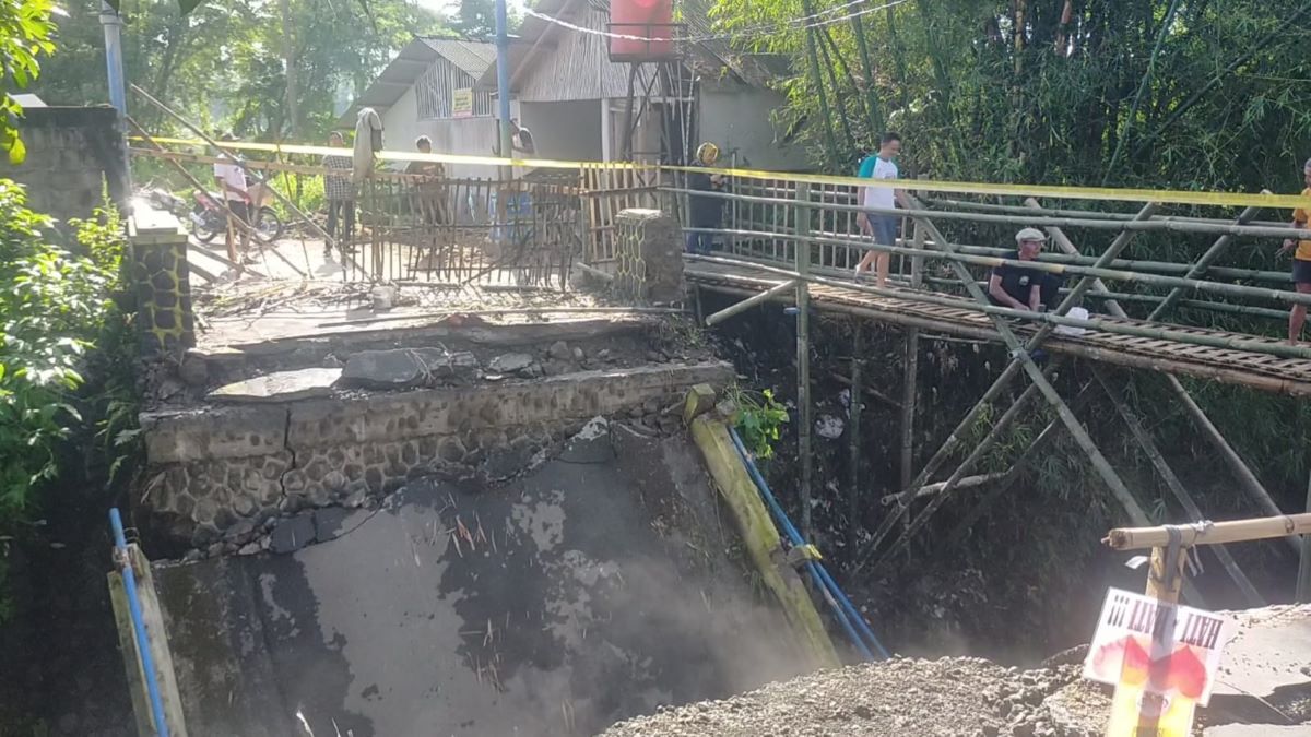 3.000 Warga Terdampak, Jembatan Gunung Kokol Penghubung 4 Desa di Tasikmalaya Ambruk