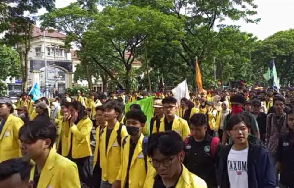 Demo Aksi Ribuan Mahasiswa Semarang Raya Terkait Efesiensi Anggara 