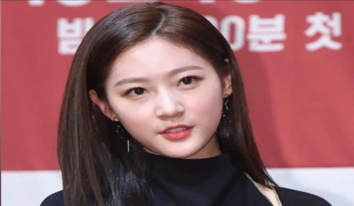 Dihadiri Rekan Aktris Ternama, Rupanya Ini Alasan Pemakaman Kim Sae Ron Digelar Tertutup