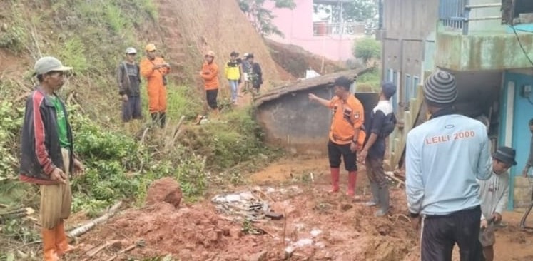 Terjadi Dua Kali Tanah Longsor Dalam Sehari Di Kabupaten Kuningan