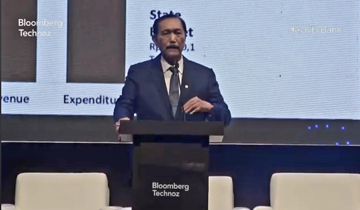 Luhut Skema BBM Subsidi Dihapus, Diganti BLT pada 2027