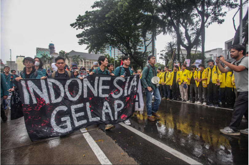 Massa aksi 'Dark Indonesia' putus, Medan Merdeka Barat Lalin dibuka kembali