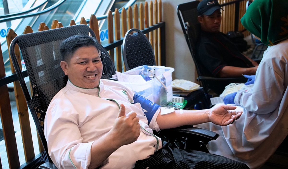 Holiday Inn Bandung Pasteur mengadakan tindakan donor darah dan pemeriksaan kesehatan