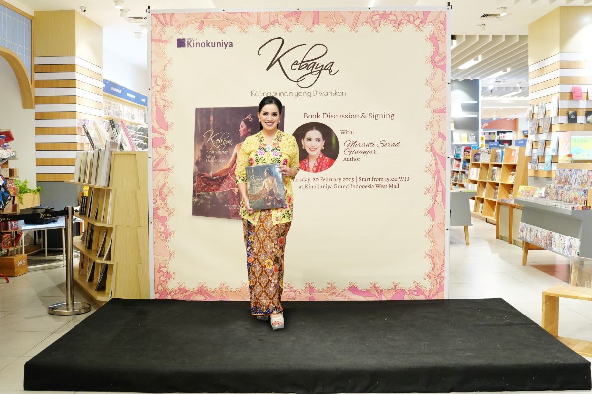 Satukan Perempuan Indonesia melalui buku Kebaya, Keanggunan Yang Diwariskan 