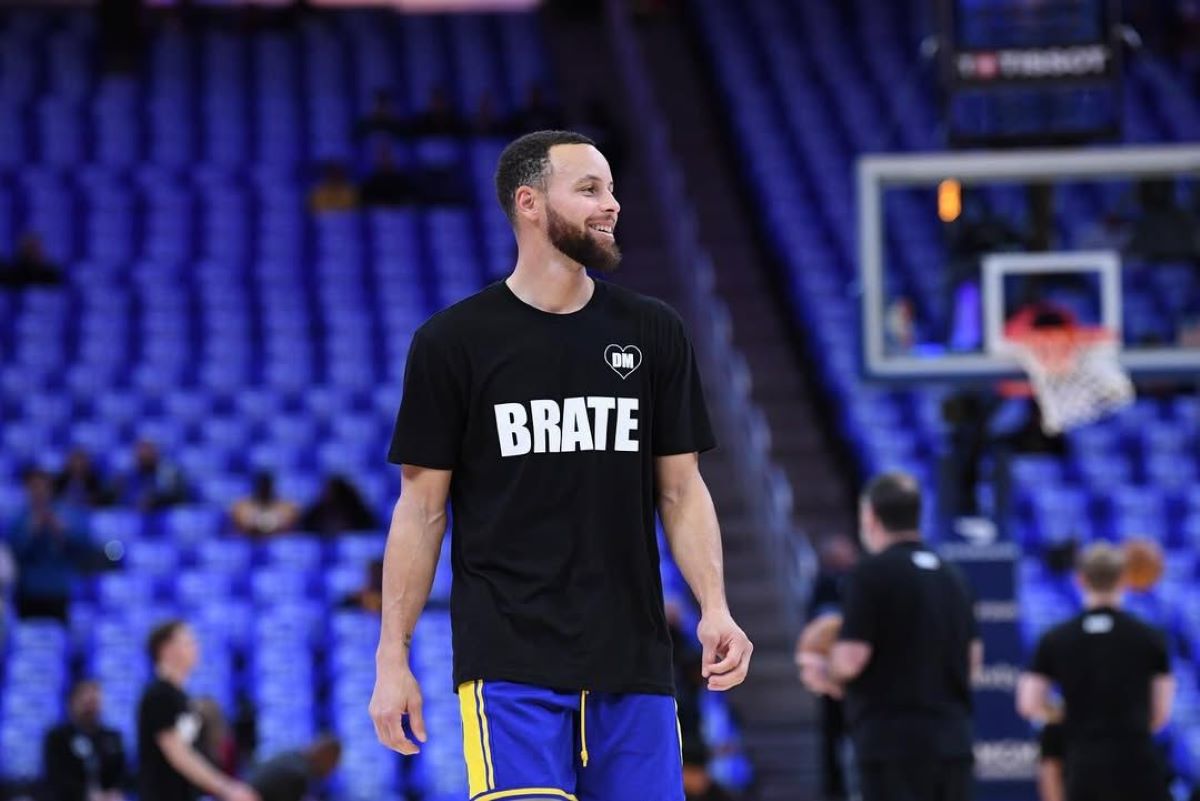 Stephen Curry Cetak Sejarah NBA saat Warrios Kalahkan Kings 