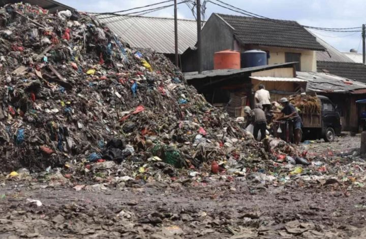 Tak Kelola Sampah, Kementerian LH akan Tersangkakan Pengelola Pasar Induk Caringin