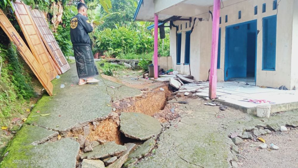 Pergerakan Tanah Meluas, 143 Jiwa Warga Cineam, Tasikmalaya, Terpaksa Mengungsi