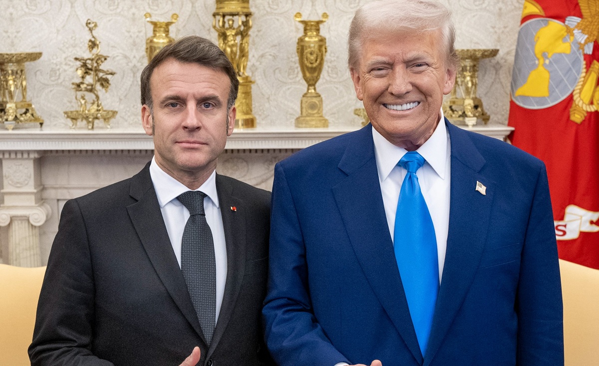 Macron dan Trump Bahas Perdamaian Ukraina Perbedaan Pendekatan Mencuat