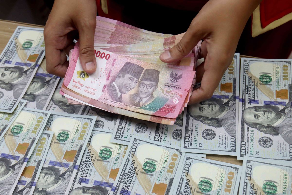 Rupiah Hari Ini, 25 Februari 2025: Melemah karena Donald Trump