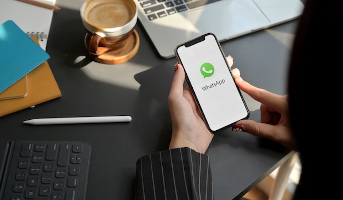 7 Cara Sadap WhatsApp yang Sering Digunakan, Beserta Tips Menghindarinya