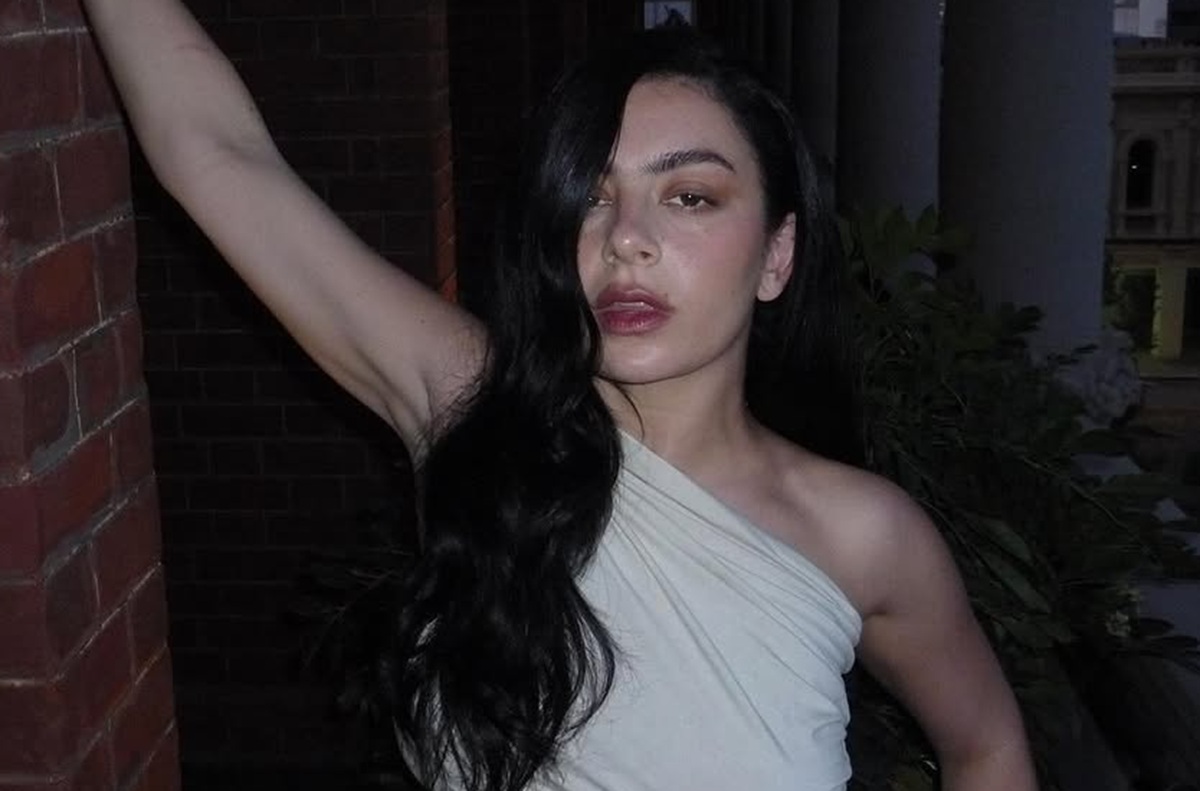 Charli XCX Dinobatkan Sebagai Penulis Lagu Terbaik Brit Awards 2024, Siap Dominasi Penghargaan