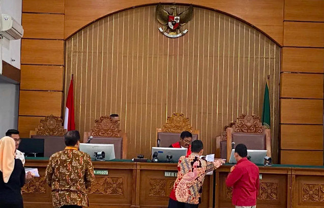 Razman dan Firdaus Oiwobo Diperiksa Polri Buntut Rusuh di Ruang Sidang