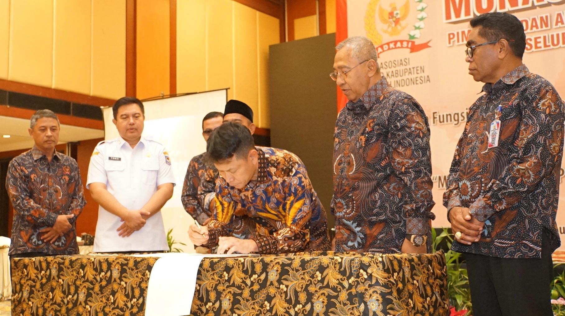 Berikan Perlindungan Bagi Anggota DPRD Kabupaten Seluruh Indonesia