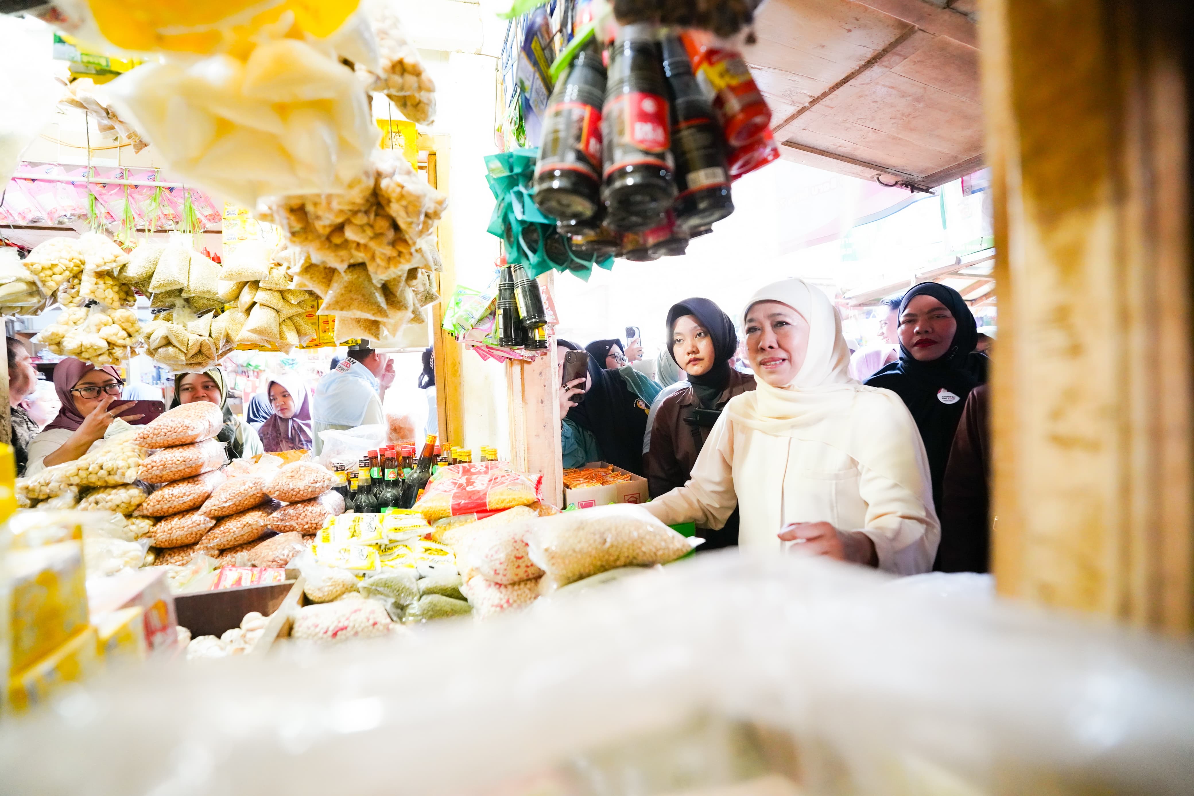 Stok Pangan Melimpah, Khofifah Imbau Masyarakat tidak Panic Buying