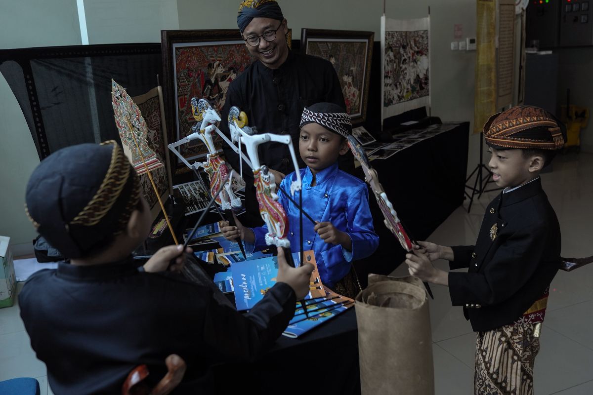  Wayang Kayu dengan Suara Khas