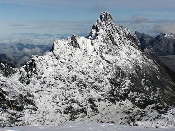 Dua pendaki tewas di Cartenz, 13 pendaki lainnya dikonfirmasi aman