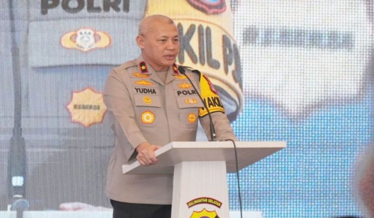 DPR meminta kepala polisi nasional untuk menegur kepala polisi Kalimantan selatan yang anaknya melenturkan hidup dengan mewah