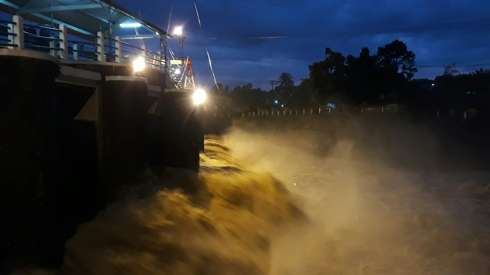 Bendung Katulampa Siaga 1: Warga Jakarta, Depok dan Bogor Diminta Waspada Banjir Lintasan