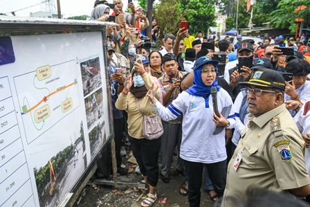 Rano Karno Tinjau Banjir di Cilandak Jaksel, Pemprov Fokus Benahi Ciliwung