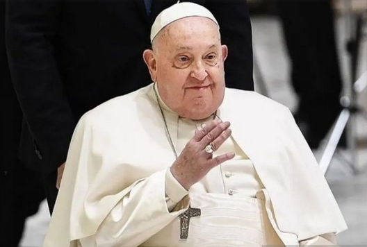 Paus Francis dua kali gagal bernafas akut