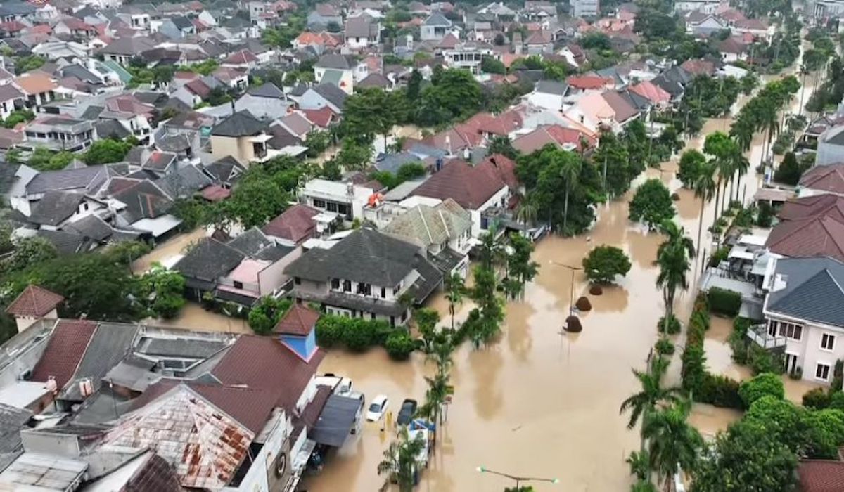 Banjir Bekasi Meluas, 10 Ribu Kk Di Jatiasih Terdampak