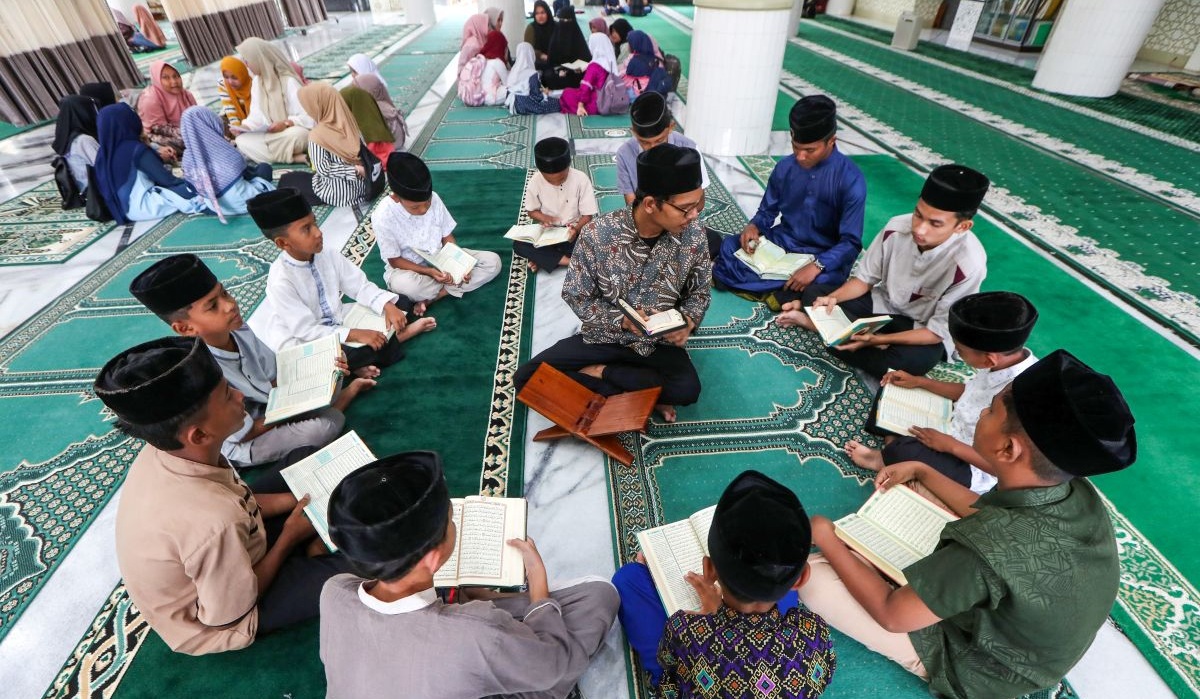 Surat-Surat Dalam Juz 19 Al-Qur'an